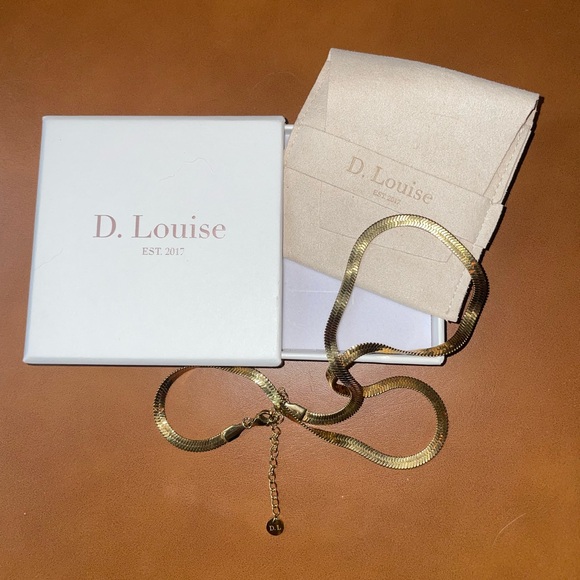 D. Louise Gold Essentials Necklace WATERPROOF jewelry ✨💦 - Picture 3 of 5